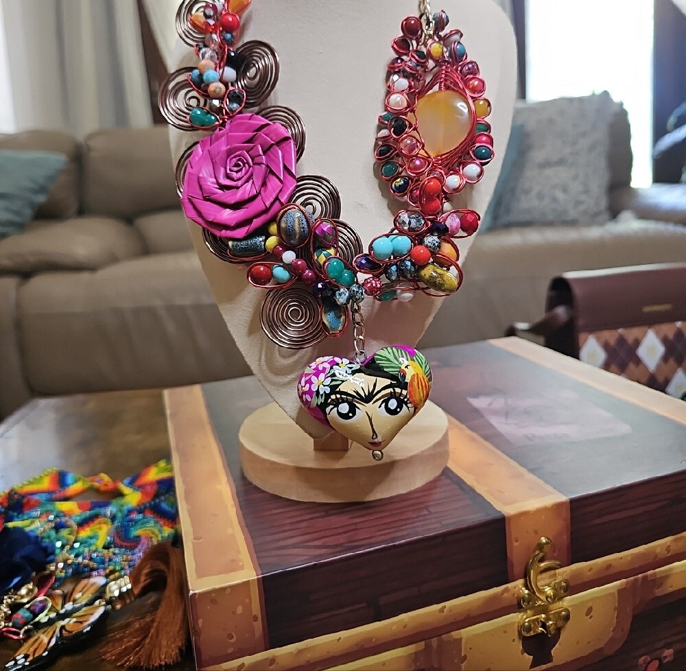 FRIDA Colorful Floral Heart Pendant Statement Necklace - Pink & Multicolor - Picture 7 of 7